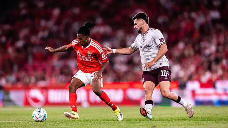 Hearts khó chống lại sức mạnh của Benfica