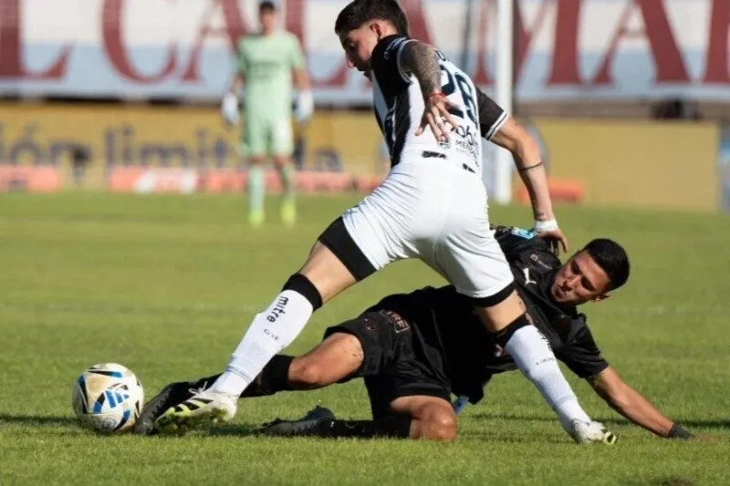 Platense gặp khó khăn trước Coquimbo